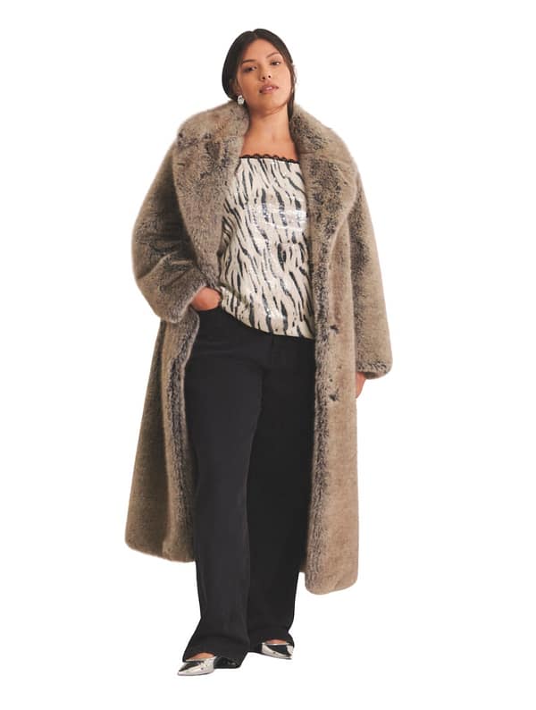 Plus-size natural-look faux fur maxi coat with double-breasted collar and side pockets